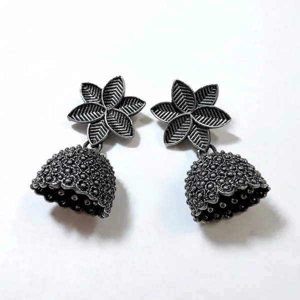 Grey_Alloy_Jhumka_Earrings_For_Women
