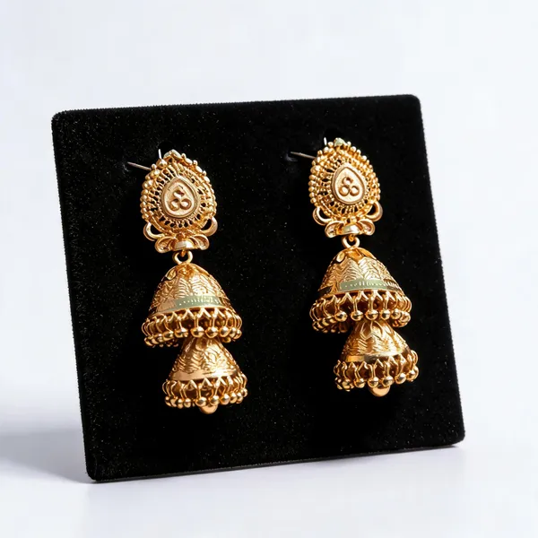 Gold_Alloy_Jhumka_Earrings_For_Women