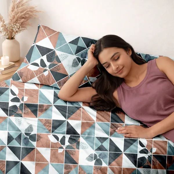 Geometric_Printed_Bedsheet_Set_With_Pillow_Covers