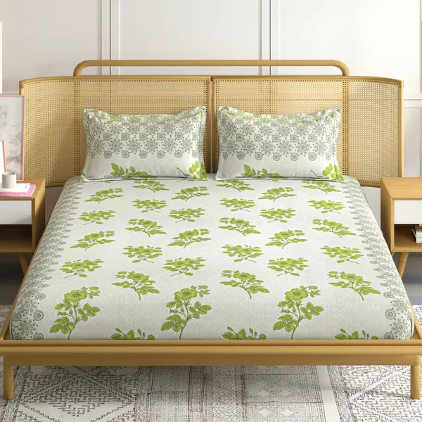 Floral_Print_Bedsheet_Set_With_Pillow_Covers