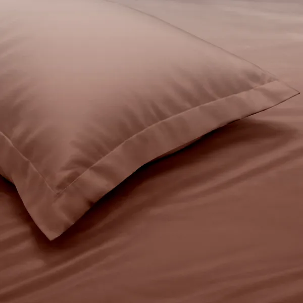 Copper_Rose_Solid_Bedsheet_Set_With_Pillow_Covers