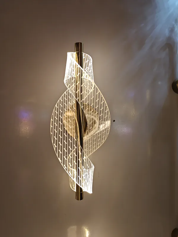 Acrylic_Modern_Leaf_Pattern_LED_Wall_Sconce