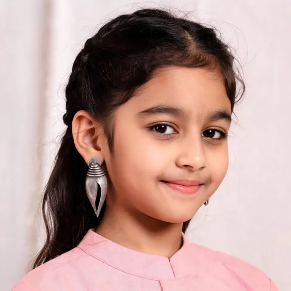 Silver_Tone_Tribal_Elongated_Drop_Earrings_For_Girls_And_Women