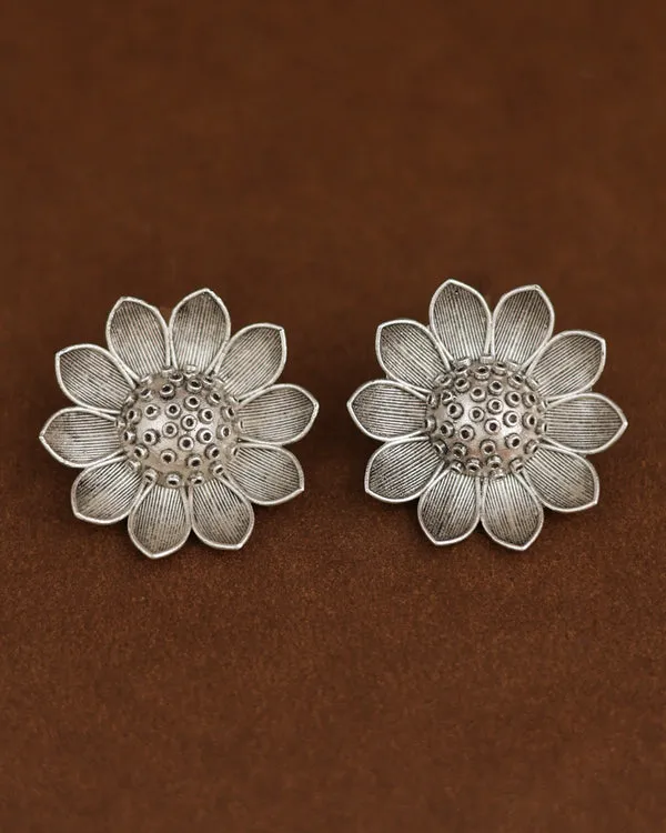 Silver_Tone_Floral_Brass_Stud_Earrings_For_Women