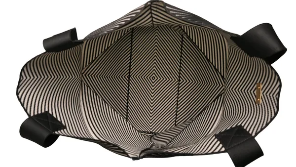 Glomex_Geometric_Chevron_Knit_Tote_Bag