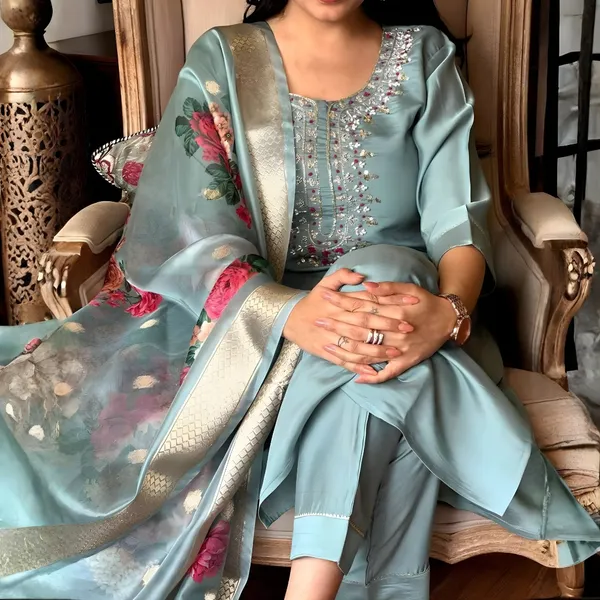 Women_Rayon_Slub_Kurta_Pant_set_with_Digital_Printed_Dupatta