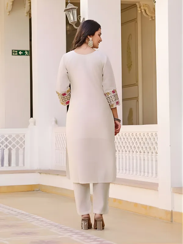 Women_Rayon_Slub_Kurta_Pant_set_with_Digital_Printed_Dupatta