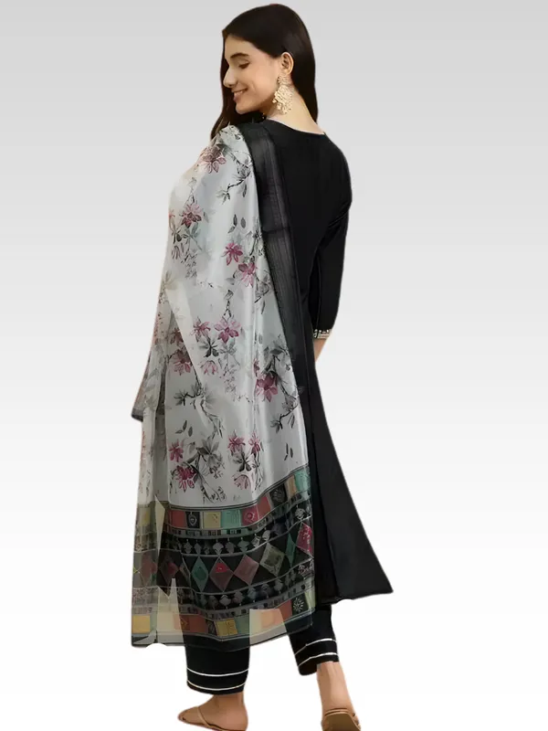 Women_Magic_Cotton_Kurta_Pant_set_with_Digital_Printed_Dupatta