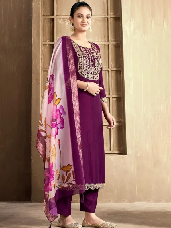 Women_Rayon_Slub_Kurta_Pant_set_with_Digital_Printed_Dupatta