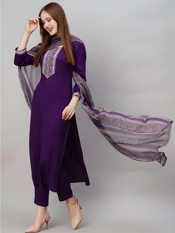 Women_Rayon_Slub_Kurta_Pant_set_with_Digital_Printed_Dupatta