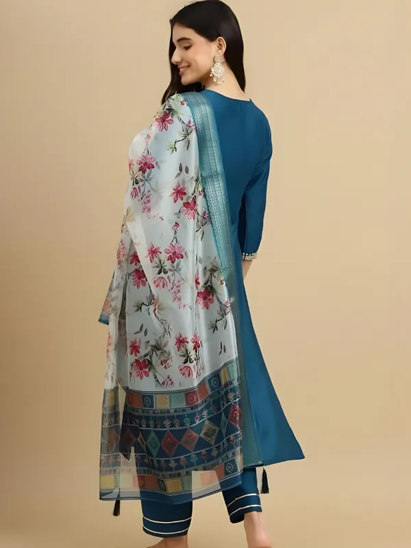 Women_Magic_Cotton_Kurta_Pant_set_with_Digital_Printed_Dupatta