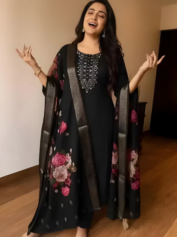 Women_Rayon_Slub_Kurta_Pant_set_with_Digital_Printed_Dupatta