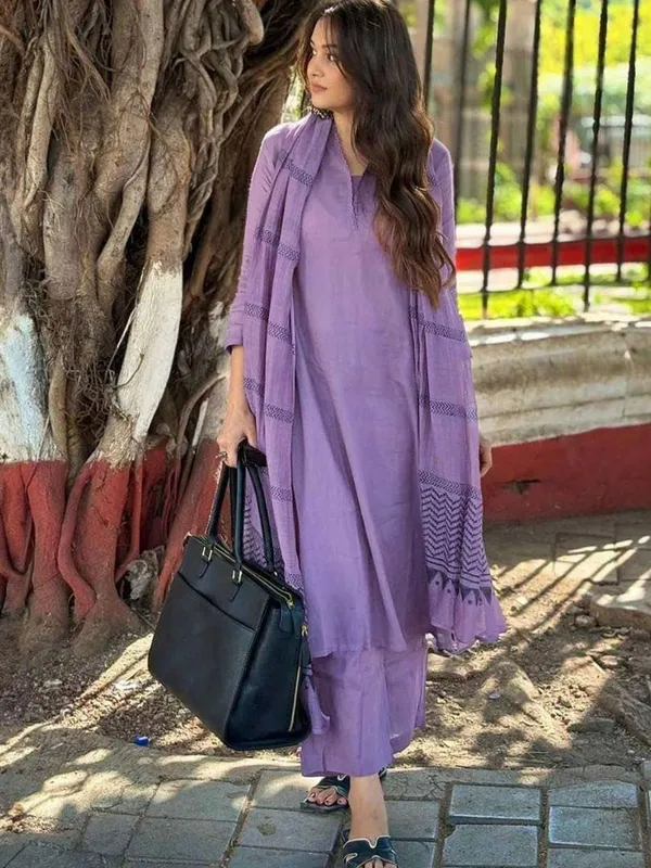 Women_Rayon_Slub_Kurta_Pant_set_with_Digital_Printed_Dupatta