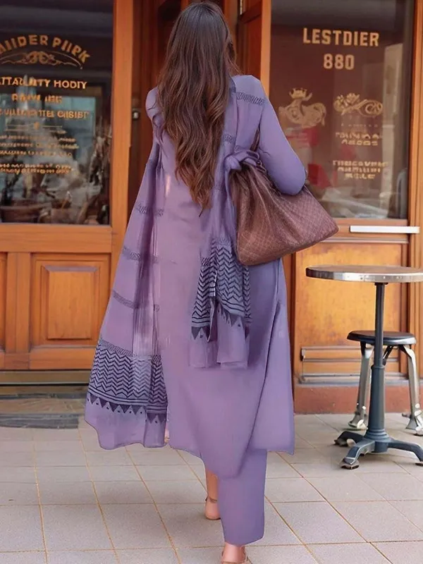 Women_Rayon_Slub_Kurta_Pant_set_with_Digital_Printed_Dupatta