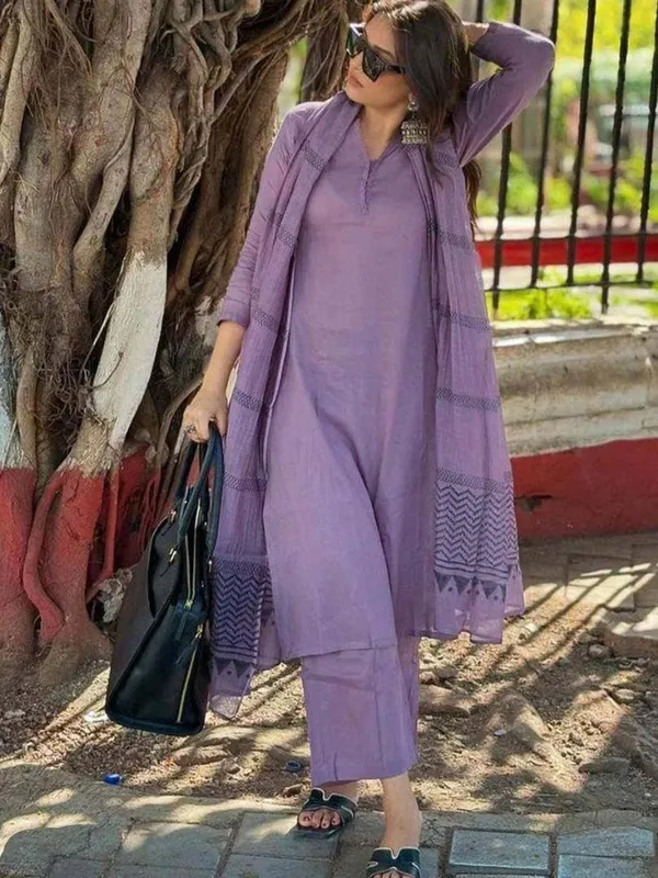 Women_Rayon_Slub_Kurta_Pant_set_with_Digital_Printed_Dupatta