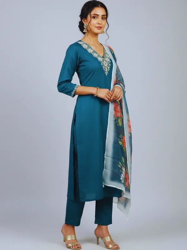 Women_Rayon_Slub_Kurta_Pant_set_with_Digital_Printed_Dupatta