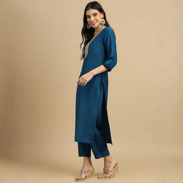 Women_Rayon_Slub_Kurta_Pant_set_with_Digital_Printed_Dupatta