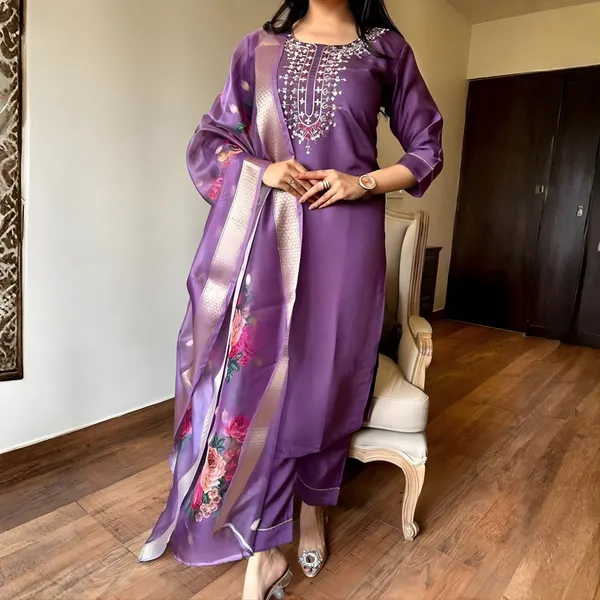 Women_Rayon_Slub_Kurta_Pant_set_with_Digital_Printed_Dupatta