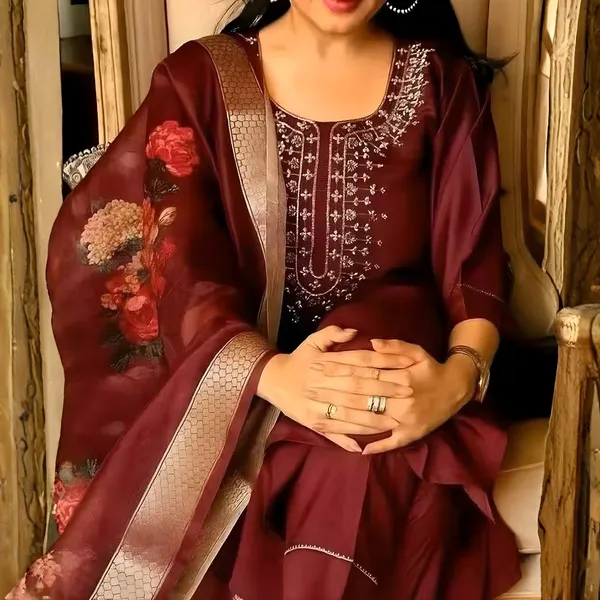 Women_Rayon_Slub_Kurta_Pant_set_with_Digital_Printed_Dupatta