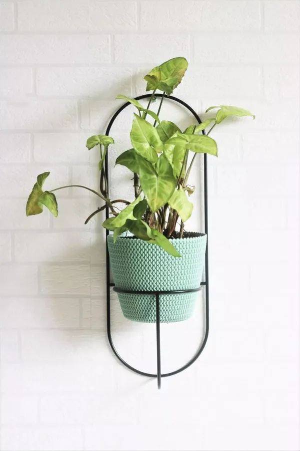 Metal_Wall_Mounted_Textured_Two-Tier_Planter_Stand