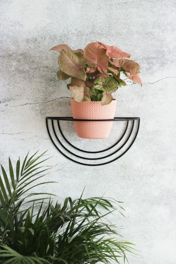 Metal_Wall_Mounted_Arched_Plant_Holder