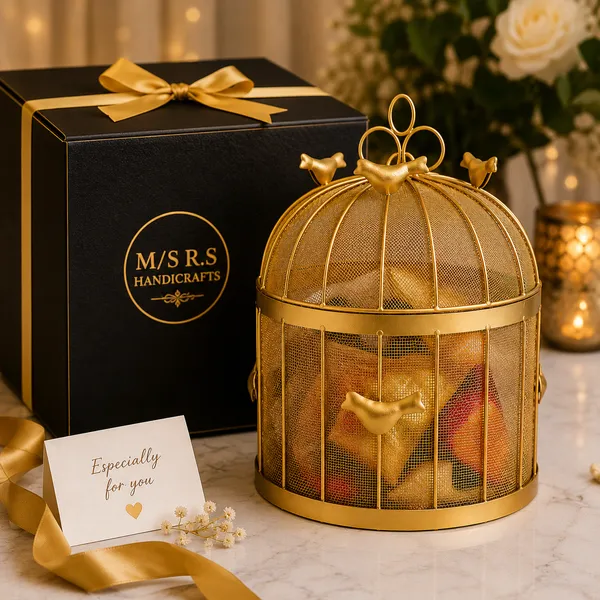 Gold_Metal_Fruit_Basket_For_Kitchen_Counter,_Dining_Table,_Fruit_Storage_And_Home_Decor