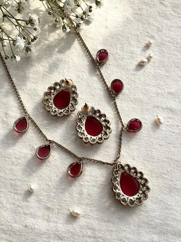 Viri_Ruby_Stone_Apala_Polish_Necklace_Set