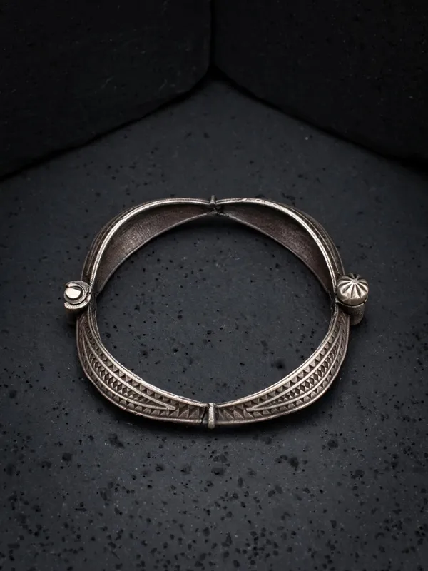 Shahista_Silver_Plated_Square_Leaf_Hand_Kada