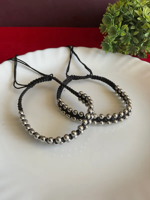Kaveri_Silver_Plated_Macrame_Thread_Anklet_Pair