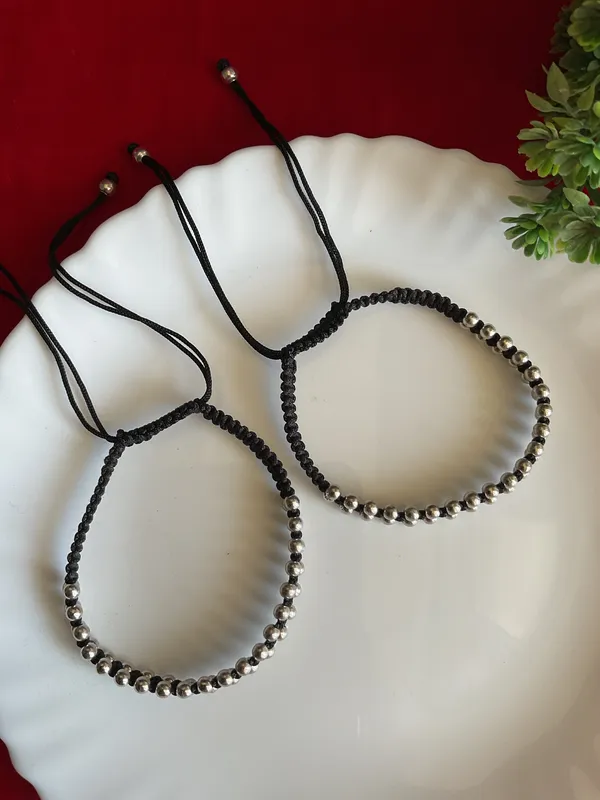 Kaveri_Silver_Plated_Macrame_Thread_Anklet_Pair