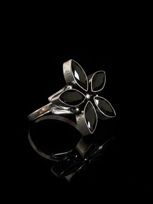 Padma_5_Leaves_Black_Stone_Silver_Plated_Flower_Ring