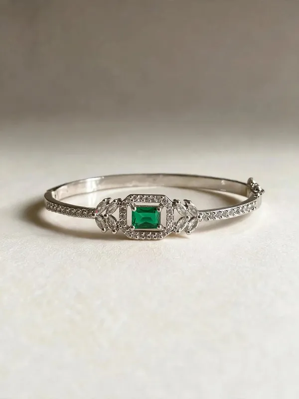 Zainab_Microplated_Green_Stone_Ad_Openablebracelet_Cuff