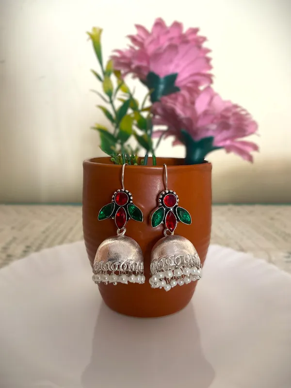 Siyona_Red_Green_Stone_925_Silver_Plated_Pearl_Jhumka_Earrings