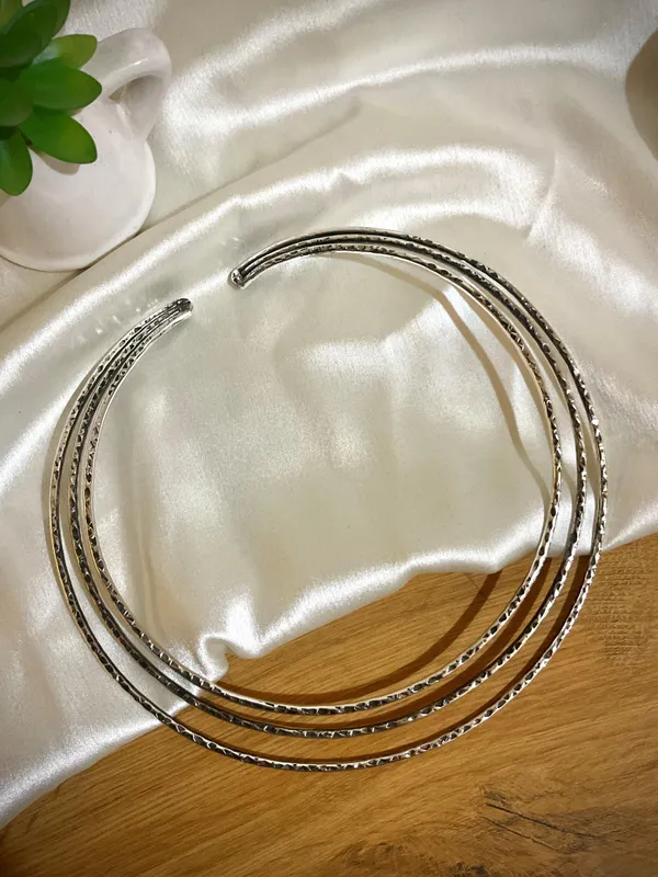 Oviya_Silver_Plated_3_Layer_Hasli_Necklace