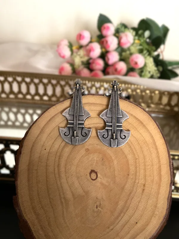 Monisha_Violin_Silver_Plated_Stud_Earring