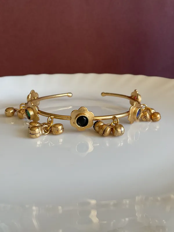 Naadia_Gold_Plated_Multicolour_Stone_Ghungroo_Kashmiri_Bangle_(Pack_Of_1)