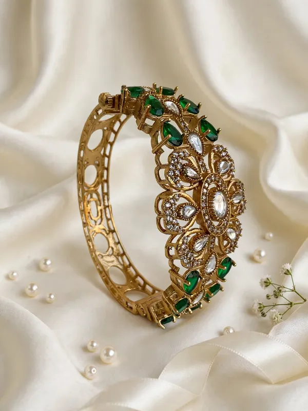 Reena_Polki_Antique_Gold_Plated_Green_Openable_Kada