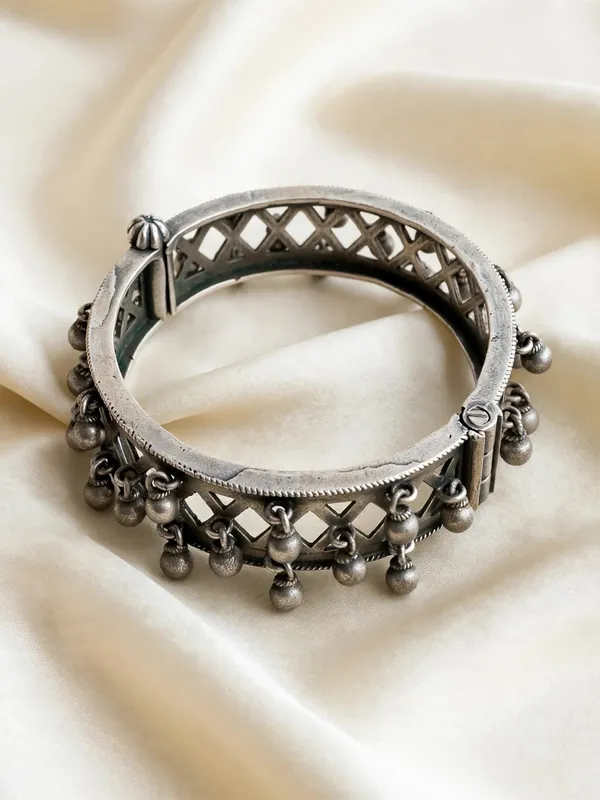 Kannagi_Ghungroo_925_Silver_Plated_Openable_Kada