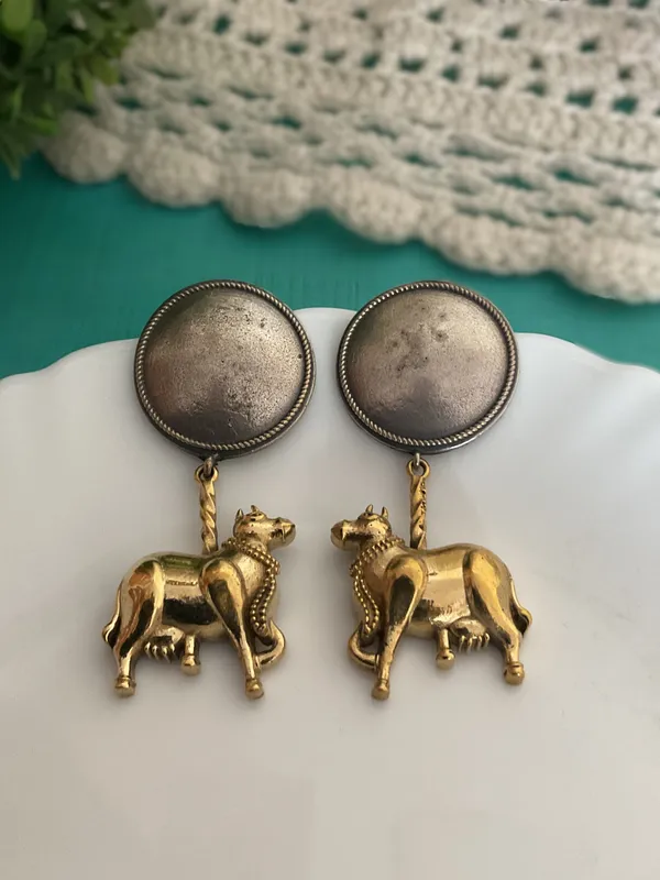 Nandi_Dual_Tone_Silver_Plated_Drop_Earring