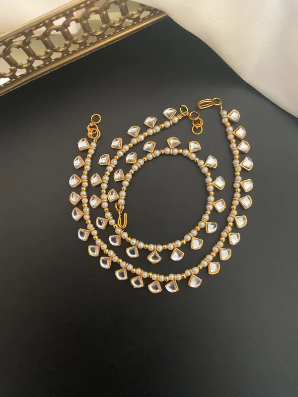Radhika_Kundan_White_Pearl_Pair_Of_Anklets