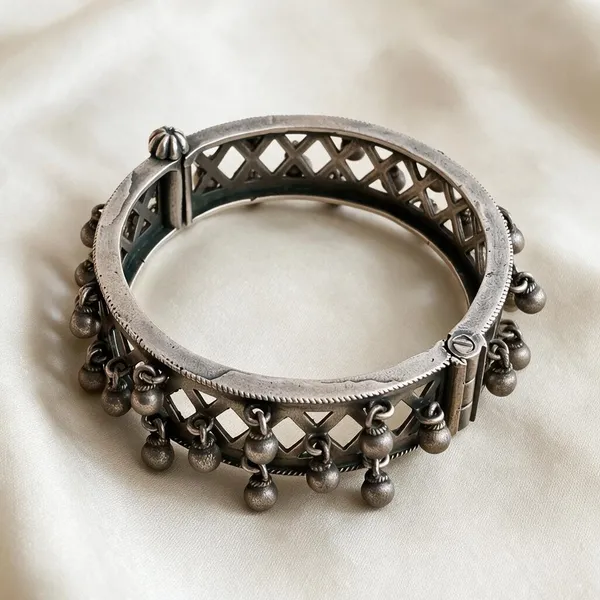 Kannagi_Ghungroo_925_Silver_Plated_Openable_Kada