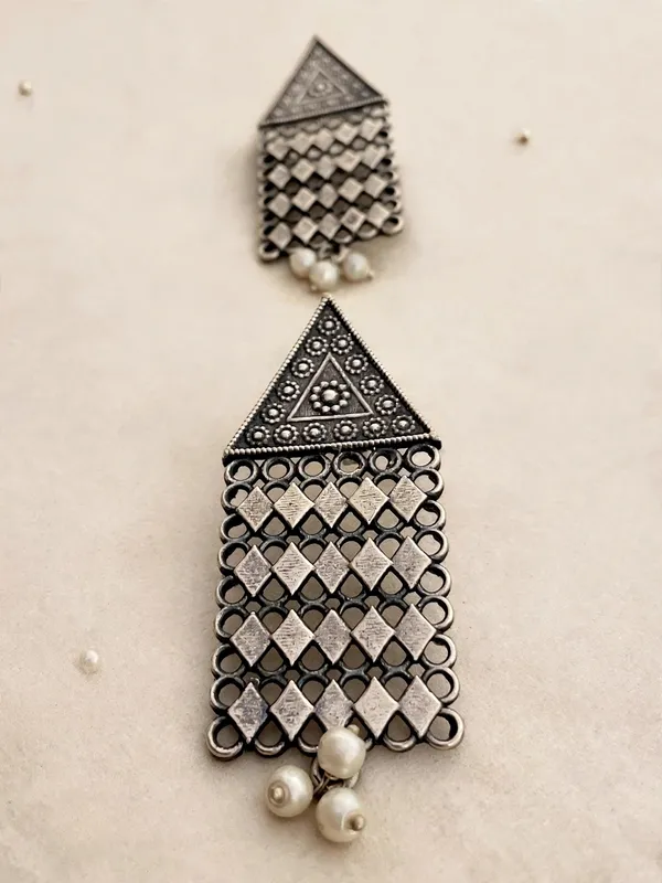 Ekisha_Silver_Plated_Long_Jaali_Handmade_Earrings