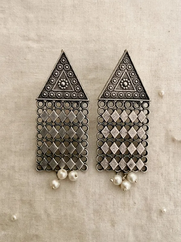 Ekisha_Silver_Plated_Long_Jaali_Handmade_Earrings