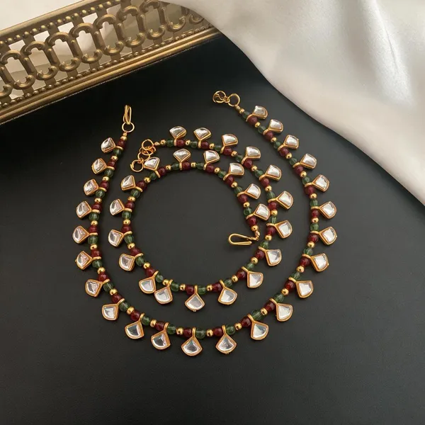 Radhika_Kundan_Red-Green_Pair_Of_Anklets