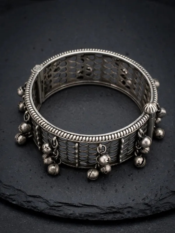 Chanchan_Ghungroo_Broad_925_Silver_Plated_Openable_Hand_Kada