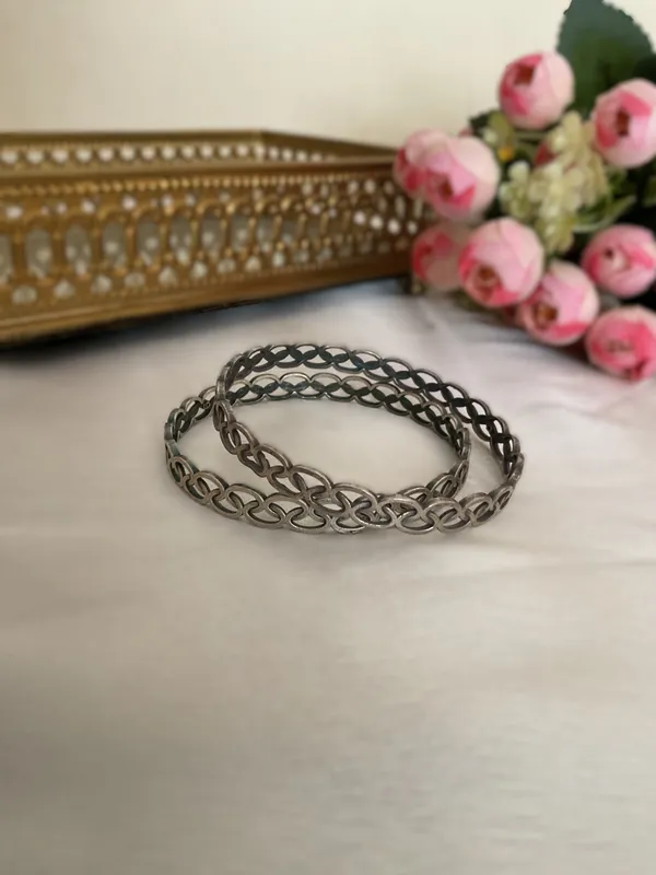 Bhini_Silver_Plated_Chain_Pair_Of_Bangles_Set_Of_2_Default_Title