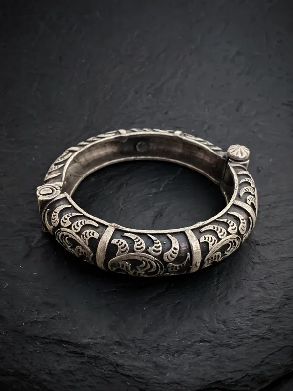 Mangal_Silver_Plated_Handcarved_Openable_Kada_(Single_Kada)