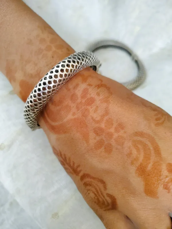 Helen_Silver_Plated_Openable_Hand_Kada