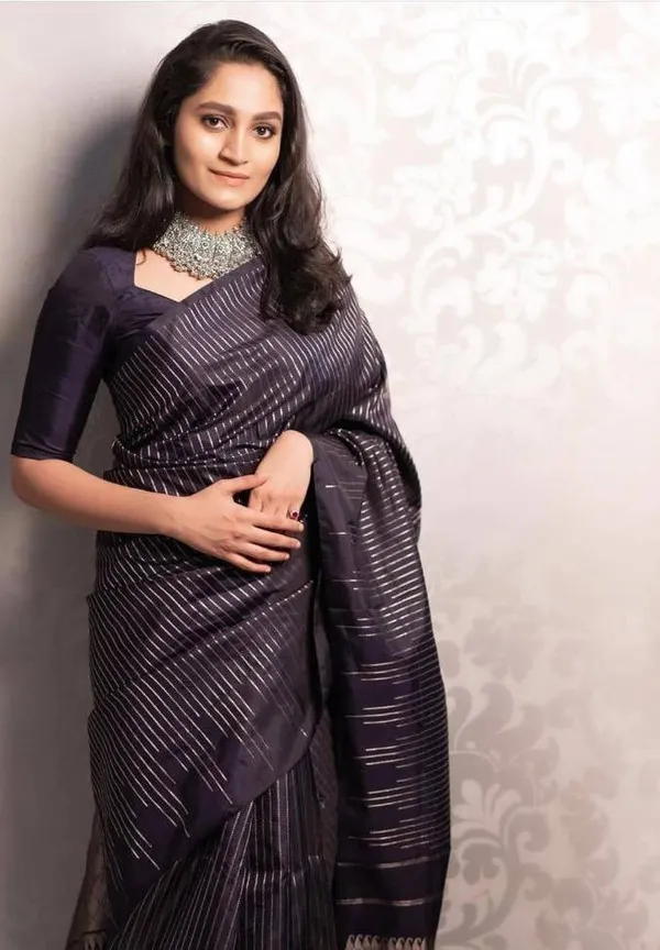 Black_Silk_Striped_Saree_For_Women