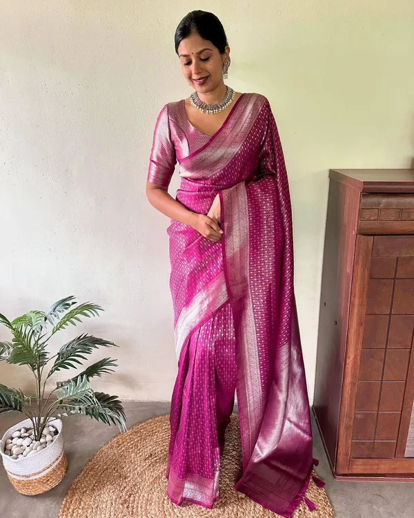 Pink_Silk_Woven_Geometric_Saree_For_Women